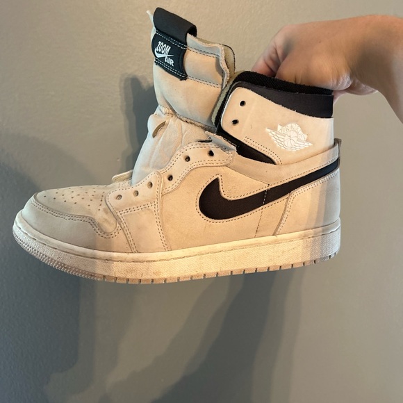 Beige zoom air jordans high - Picture 1 of 3